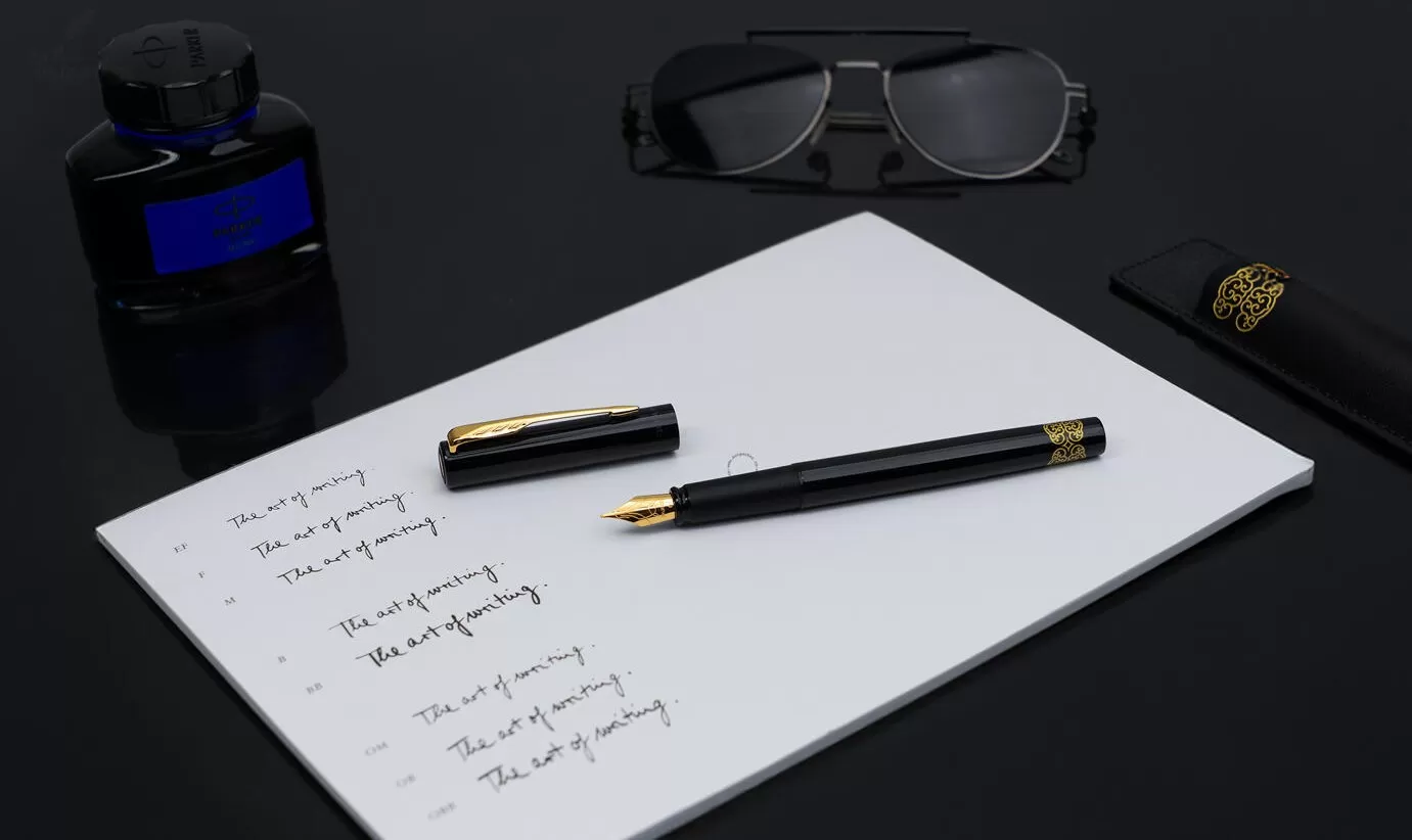Bộ quà tặng bút máy Parker Vector XL Horse Black GT