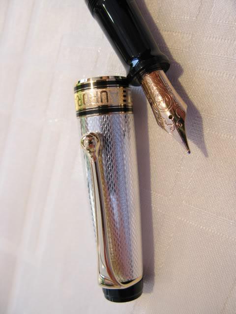 Bút máy Aurora Optima Sterling Silver Gold Plated Trim 