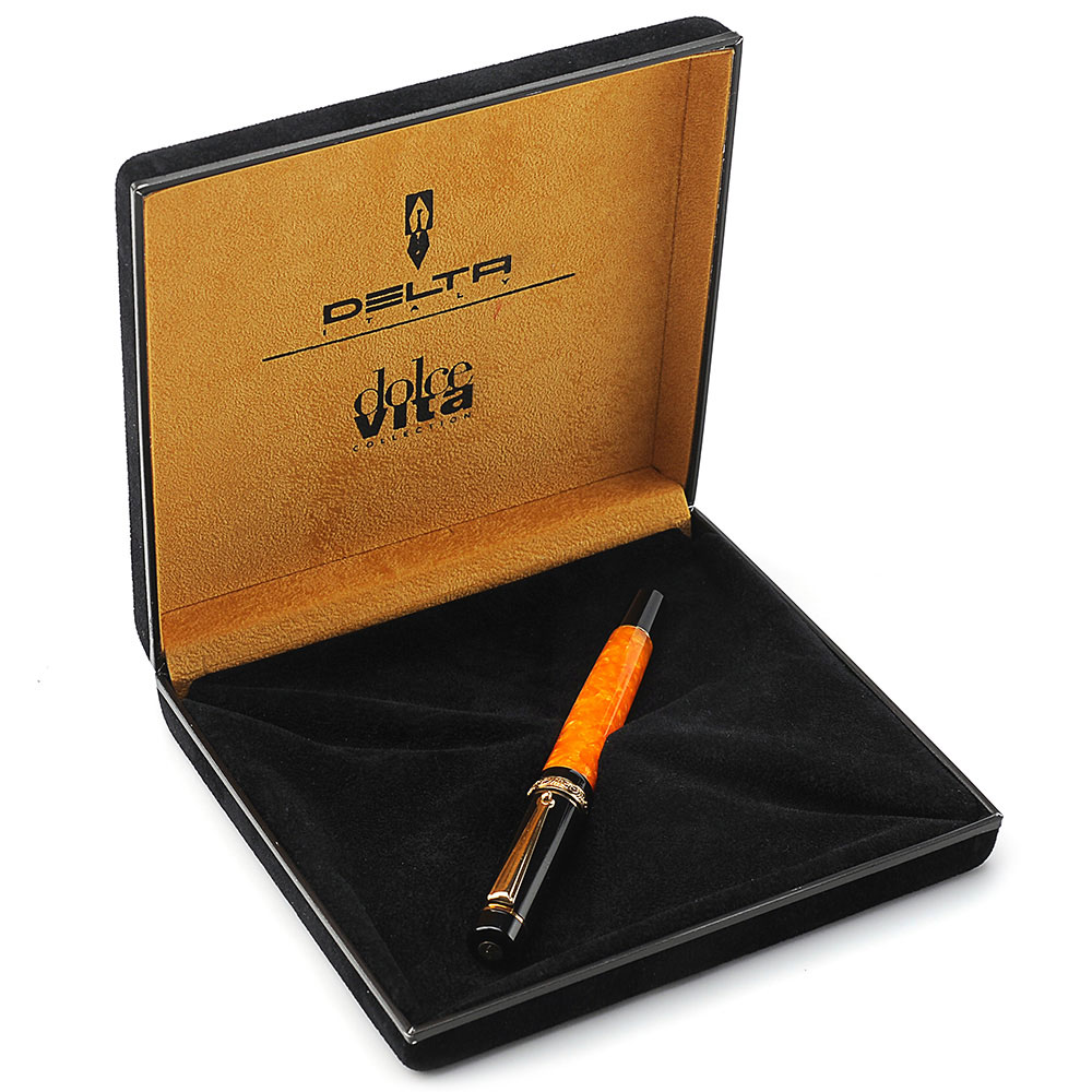 Bút máy Delta Dolcevita Slim Gold Plate