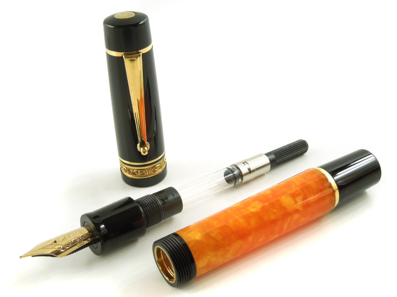 Bút máy Delta Dolcevita Medium Gold Plated 