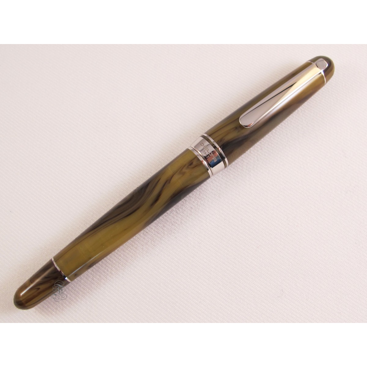 Bút máy Delta Virtuosa Brown Horn