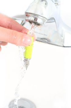 PHƯƠNG PHÁP RỬA BÚT MÁY​